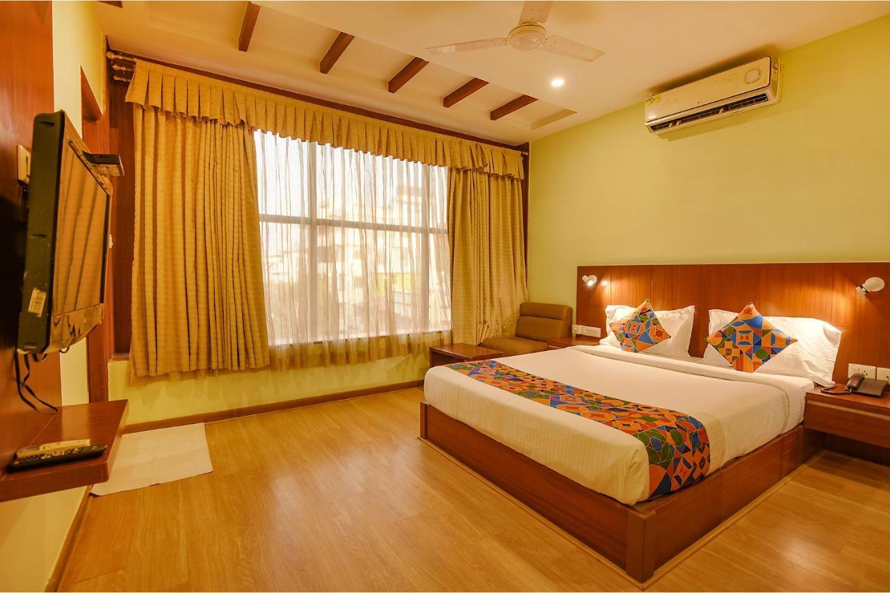 Fabhotel The Btm Palace - Btm Layout Nr Gopalan Innovation Mall Бангалор Екстериор снимка