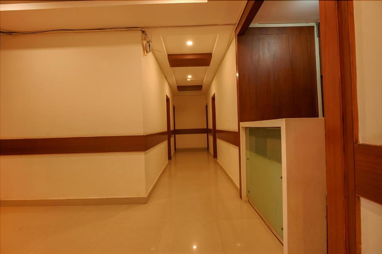 Fabhotel The Btm Palace - Btm Layout Nr Gopalan Innovation Mall Бангалор Екстериор снимка