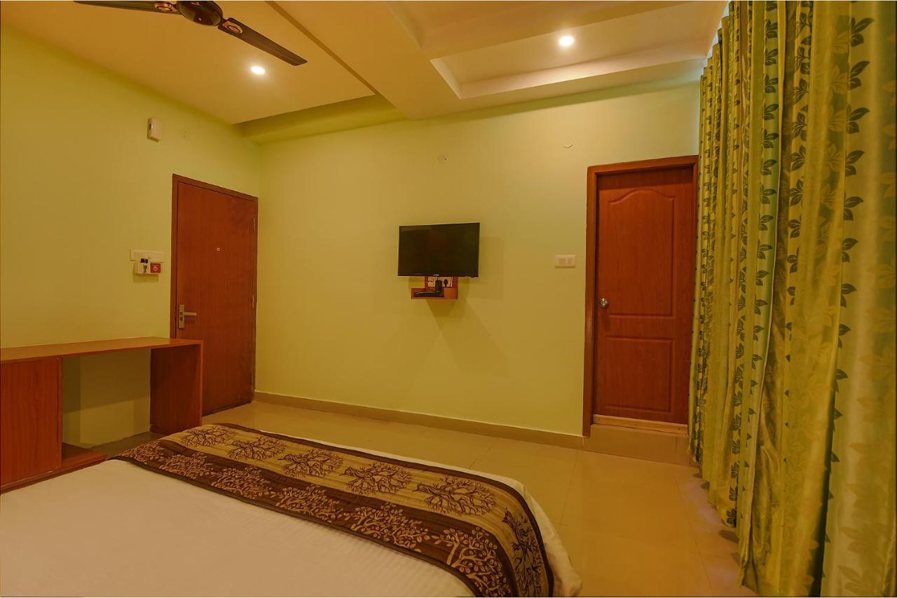 Fabhotel The Btm Palace - Btm Layout Nr Gopalan Innovation Mall Бангалор Екстериор снимка