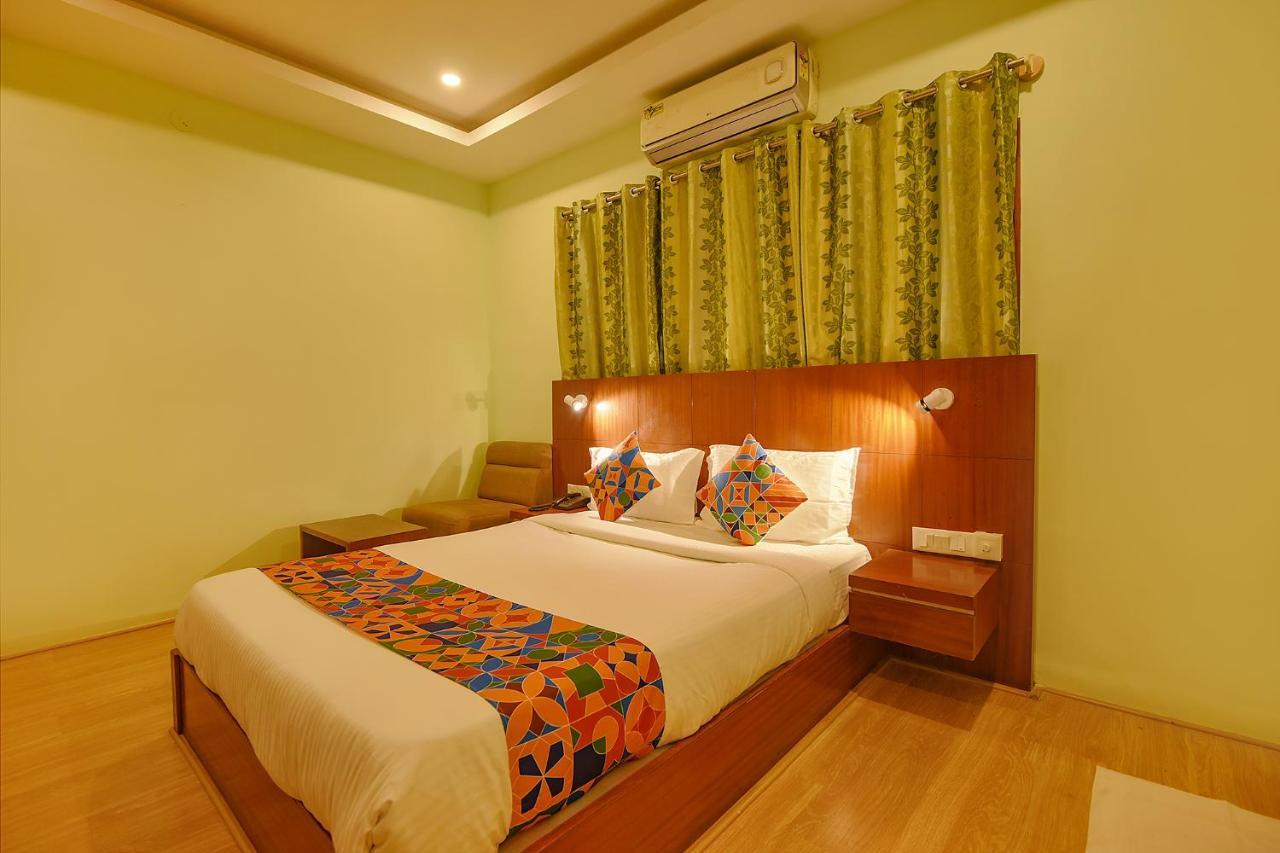 Fabhotel The Btm Palace - Btm Layout Nr Gopalan Innovation Mall Бангалор Екстериор снимка