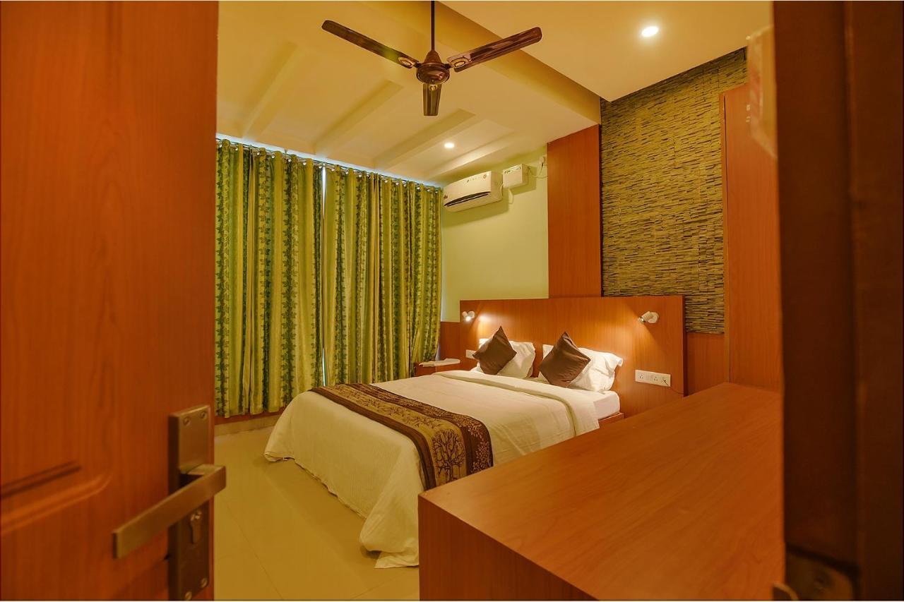Fabhotel The Btm Palace - Btm Layout Nr Gopalan Innovation Mall Бангалор Екстериор снимка